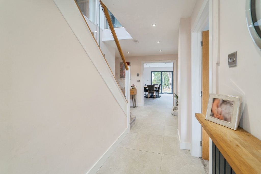 Property photo 3 of 31 Pbox-Img.Jpg