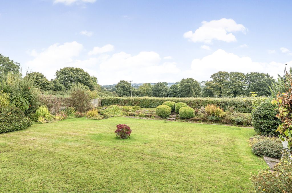 Property photo 3 of 15 Garden