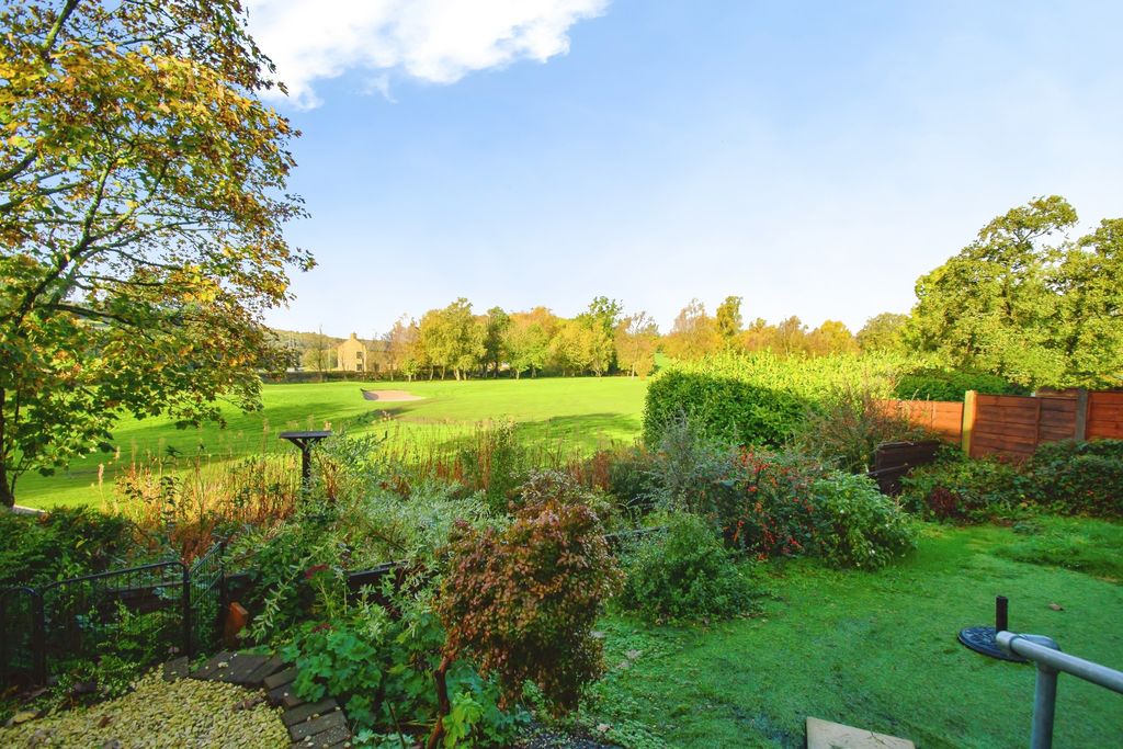 Property photo 3 of 37