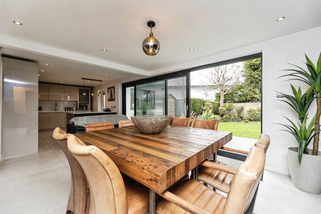 Property photo 3 of 24