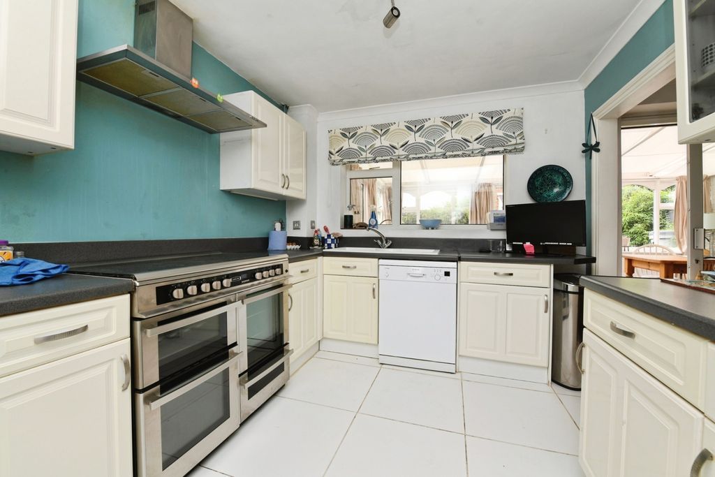Property photo 3 of 16 Photo