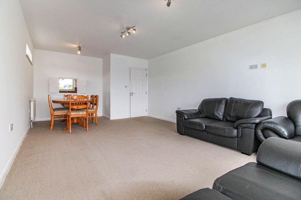 Property photo 3 of 20 Gallery