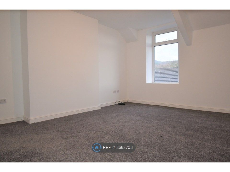 Property photo 2 of 16 Bedroom 1