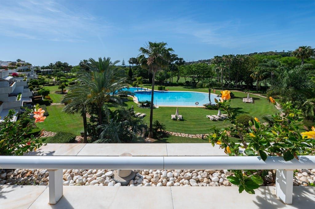 Property photo 3 of 27 Marbella Penthouse Esmara410 3