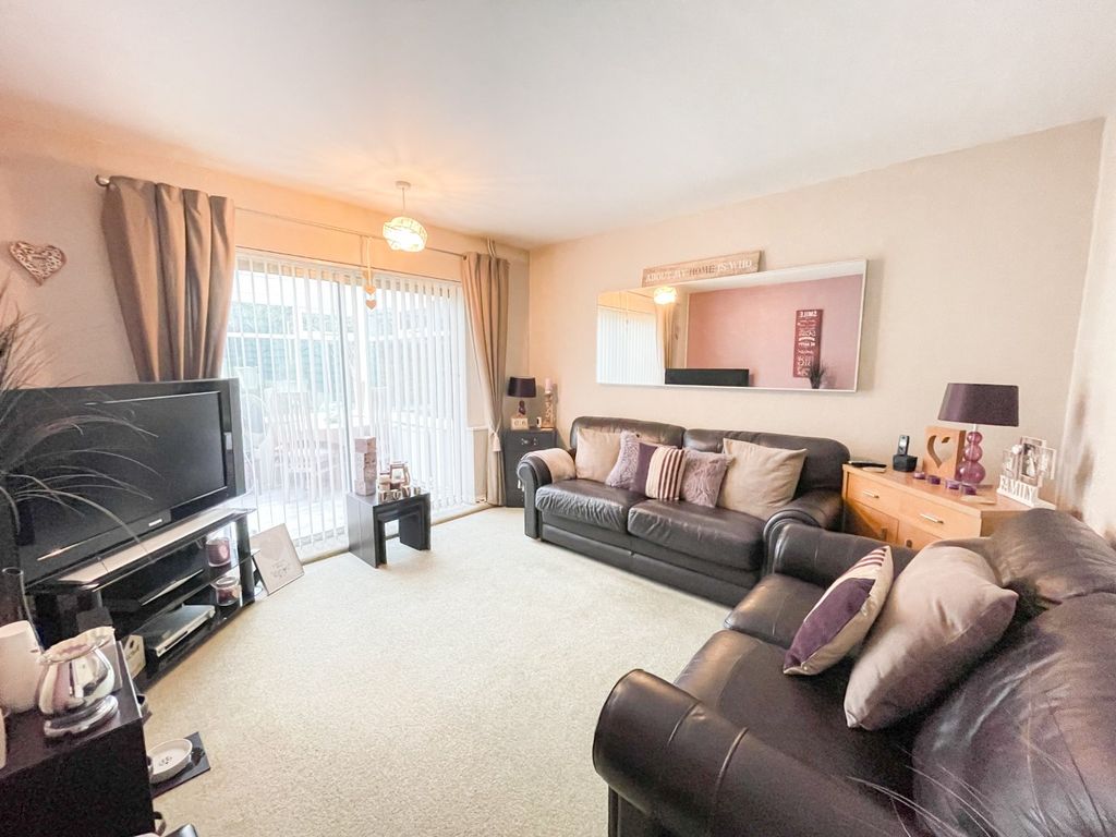 Property photo 3 of 17 3673356