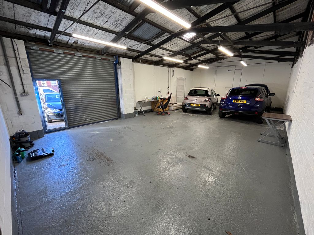 Property photo 2 of 6