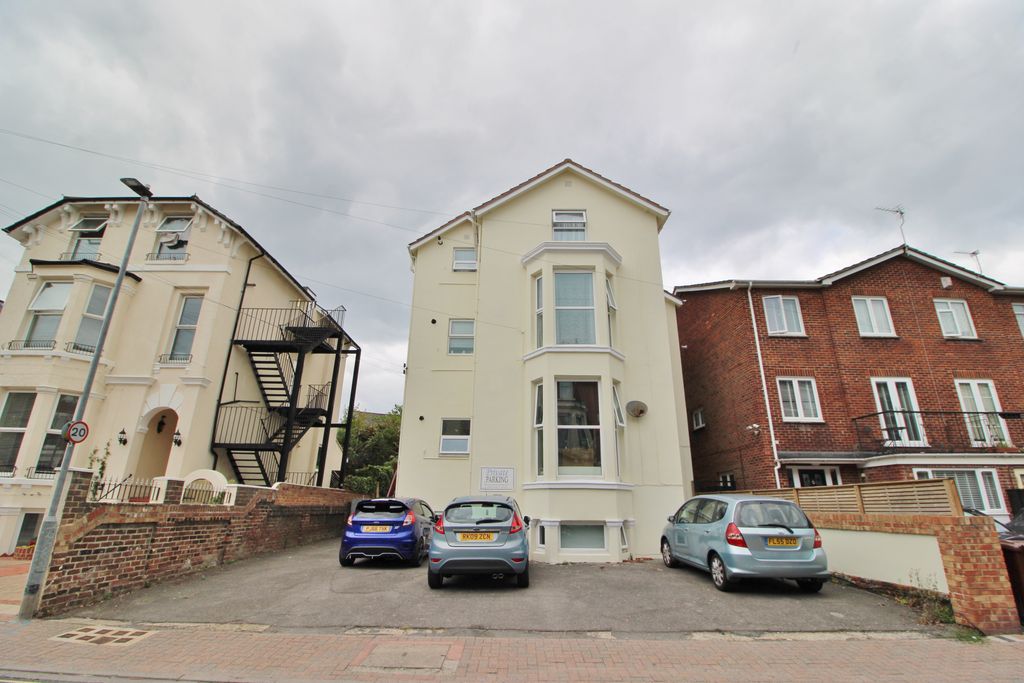 Property photo 1 of 30