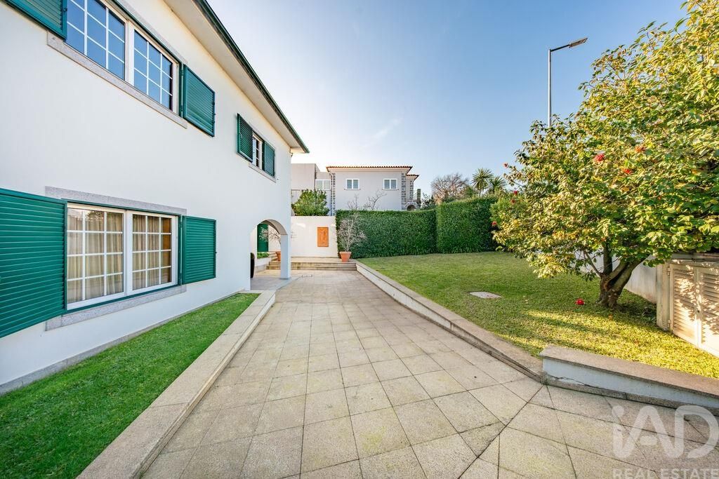Property photo 1 of 38