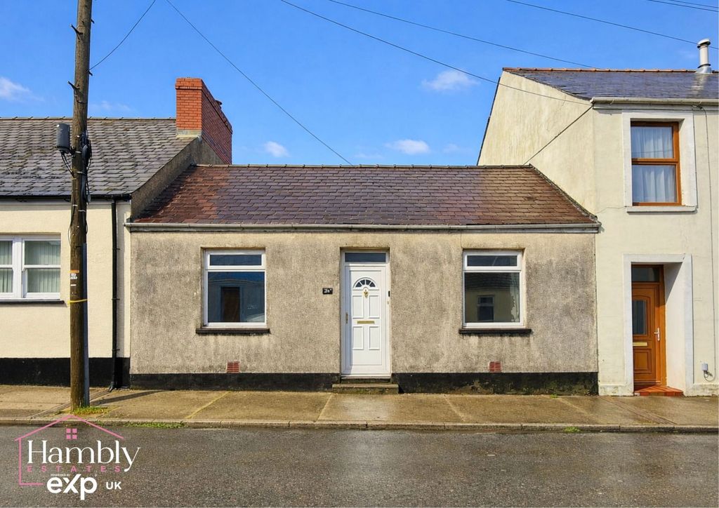 Property photo 2 of 12