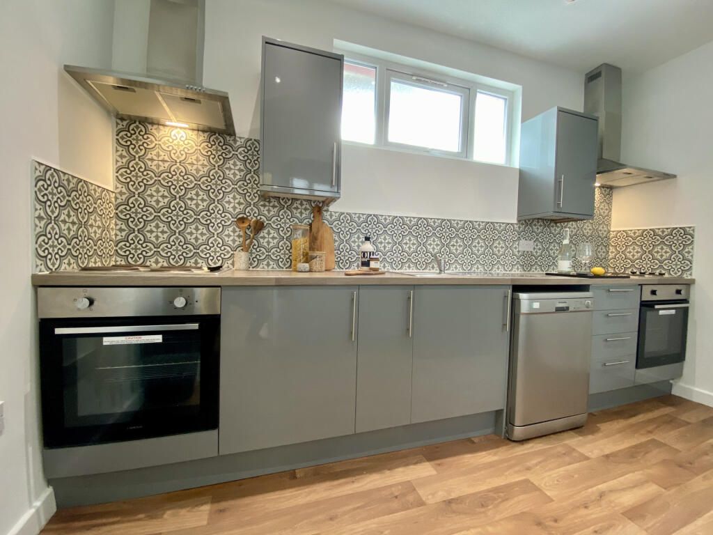2 bed shared accommodation to rentCarlton Avenue, Manchester M14 photo 5