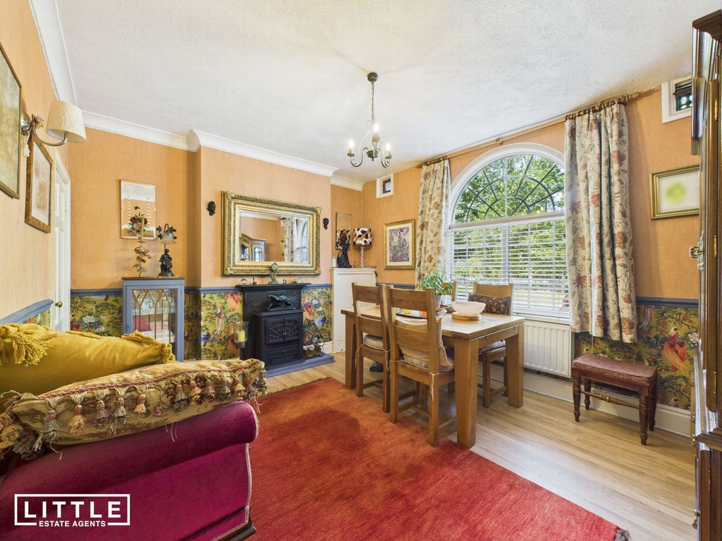 Property photo 3 of 34 Photo 2