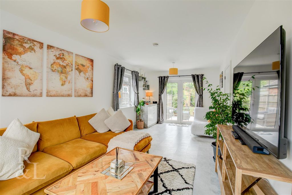 Property photo 2 of 18 Export-11.Jpg