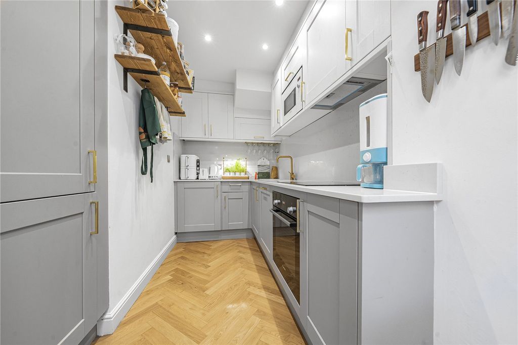 Property photo 2 of 14 Picture No. 16