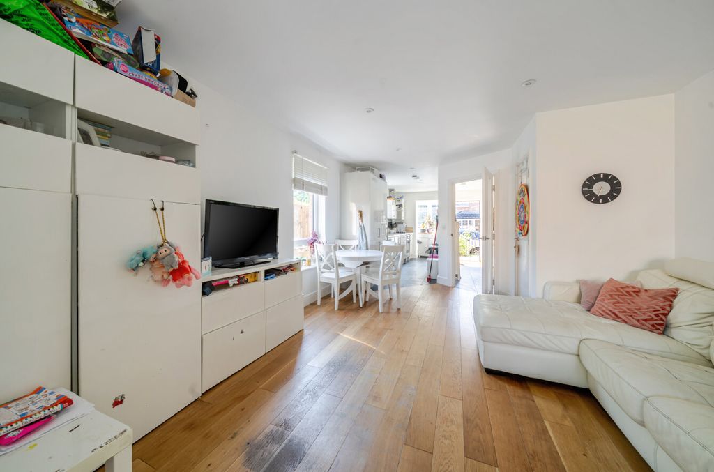 Property photo 2 of 9 1469567-17-6A3502...