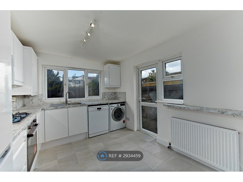Property photo 3 of 17 New Kitchen, Diner - Leads To A Garden