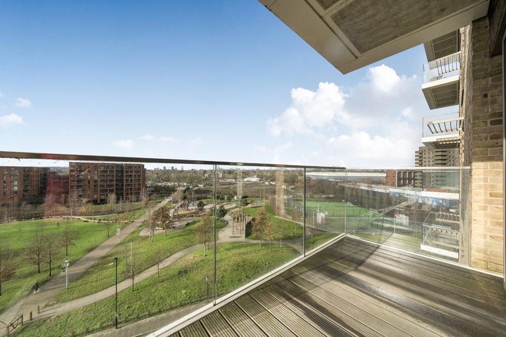 Property photo 2 of 15 Picture No. 11