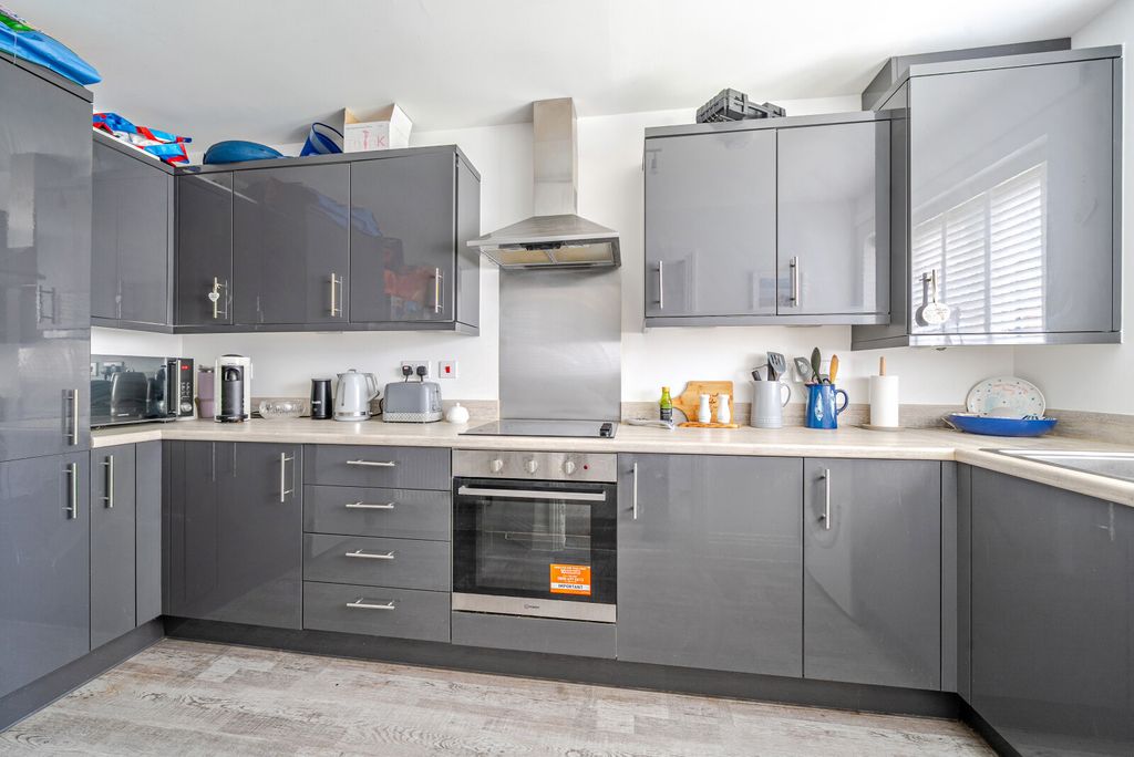 Property photo 3 of 17 1362134-9-68De574...