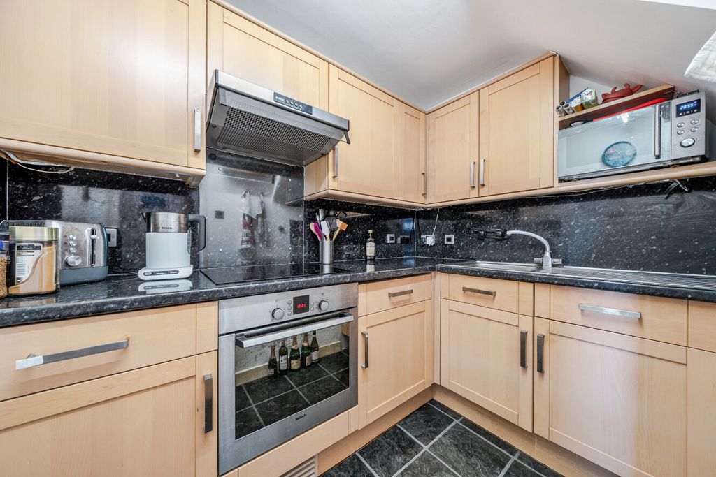 Property photo 2 of 14 2
