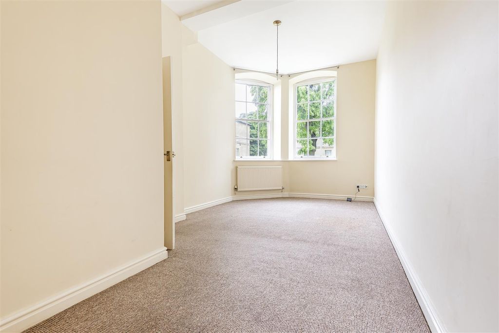 Property photo 3 of 18 Sitting Room.Jpg