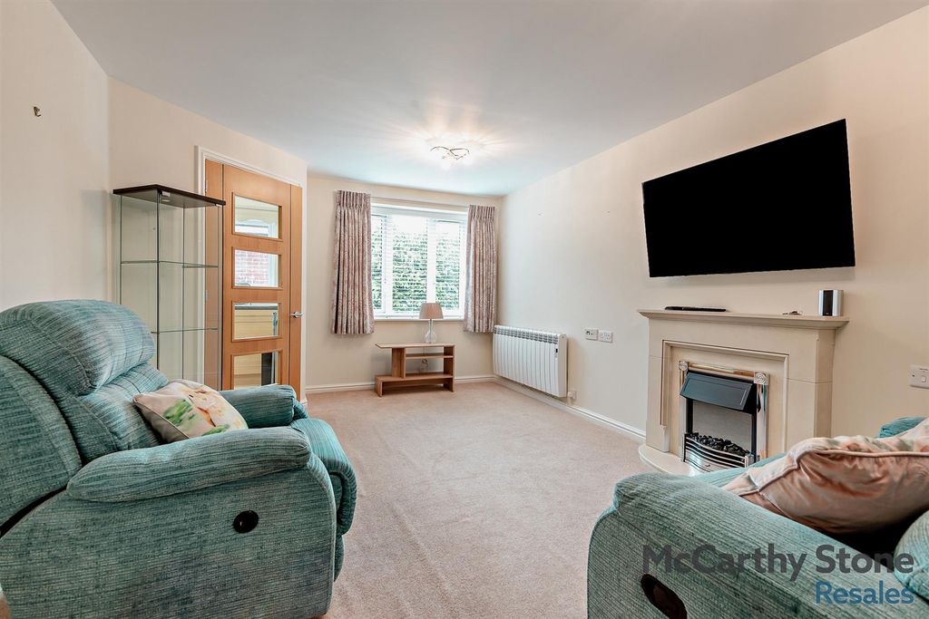 Property photo 3 of 28 8659509-Interior04-800.Jpg