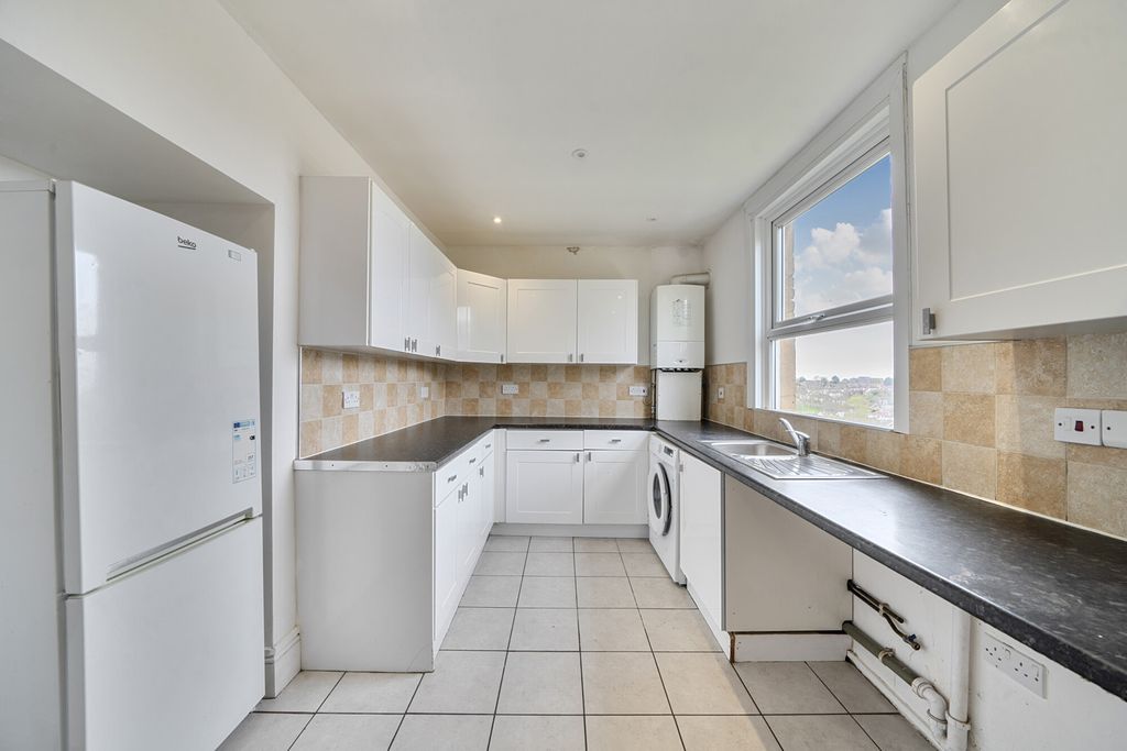 Property photo 2 of 15 1436761-17-69cd1c...