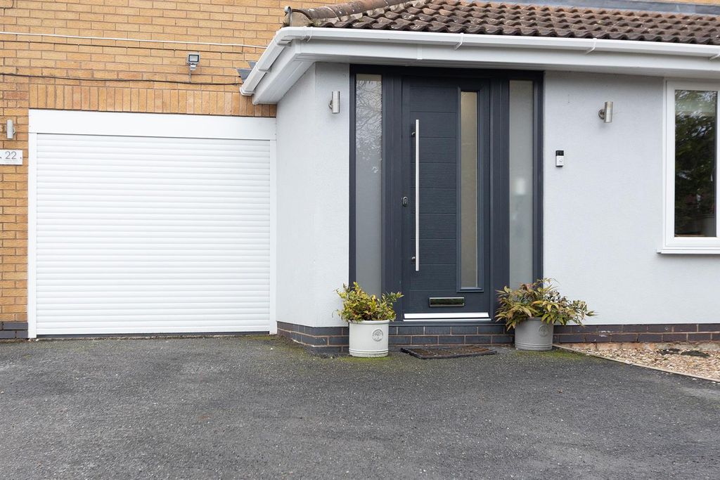 Property photo 3 of 45