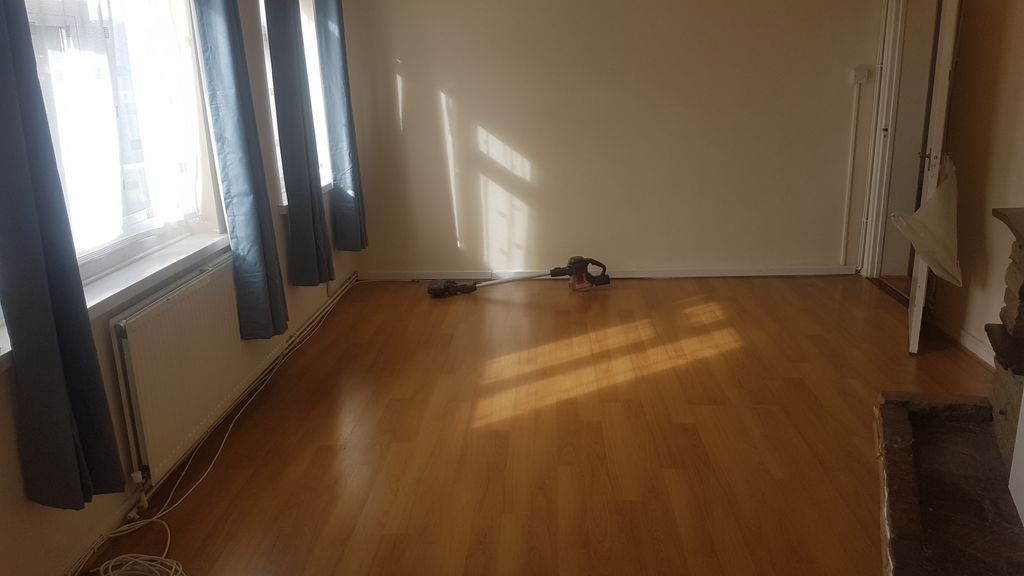 Property photo 3 of 9 Gallery