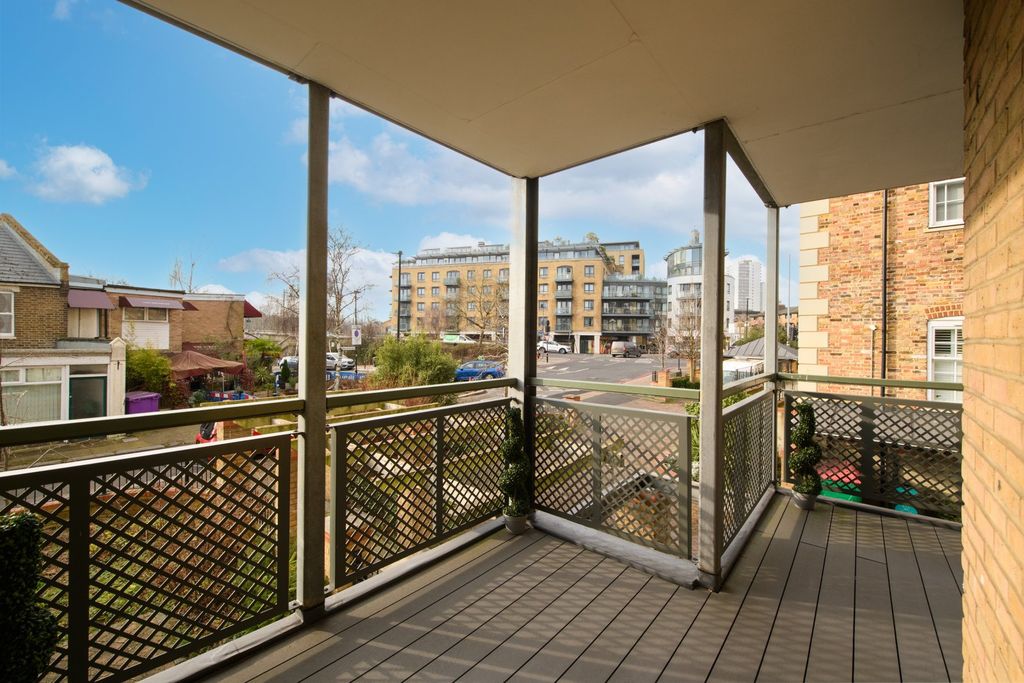 Property photo 3 of 10