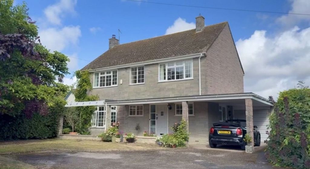 Property photo 2 of 19