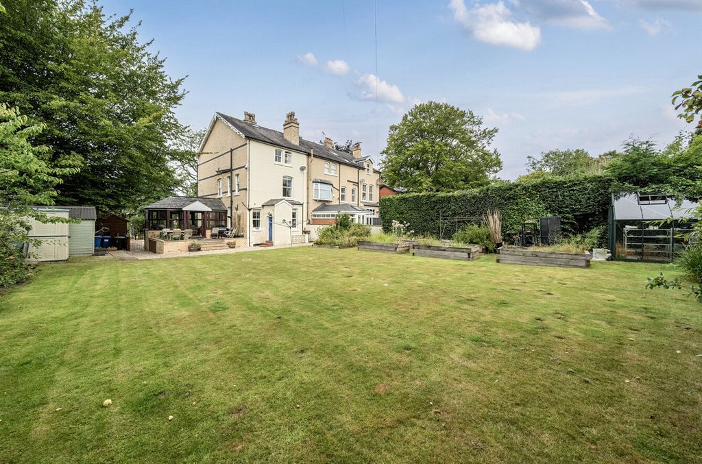 Property photo 2 of 47