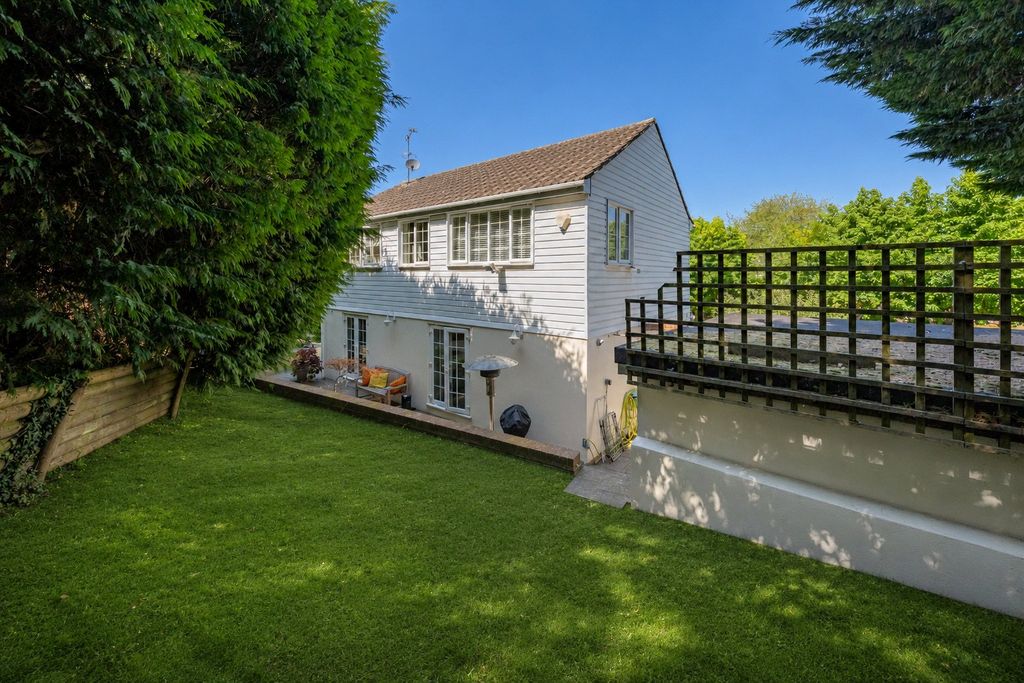 Property photo 3 of 17 Picture No. 23