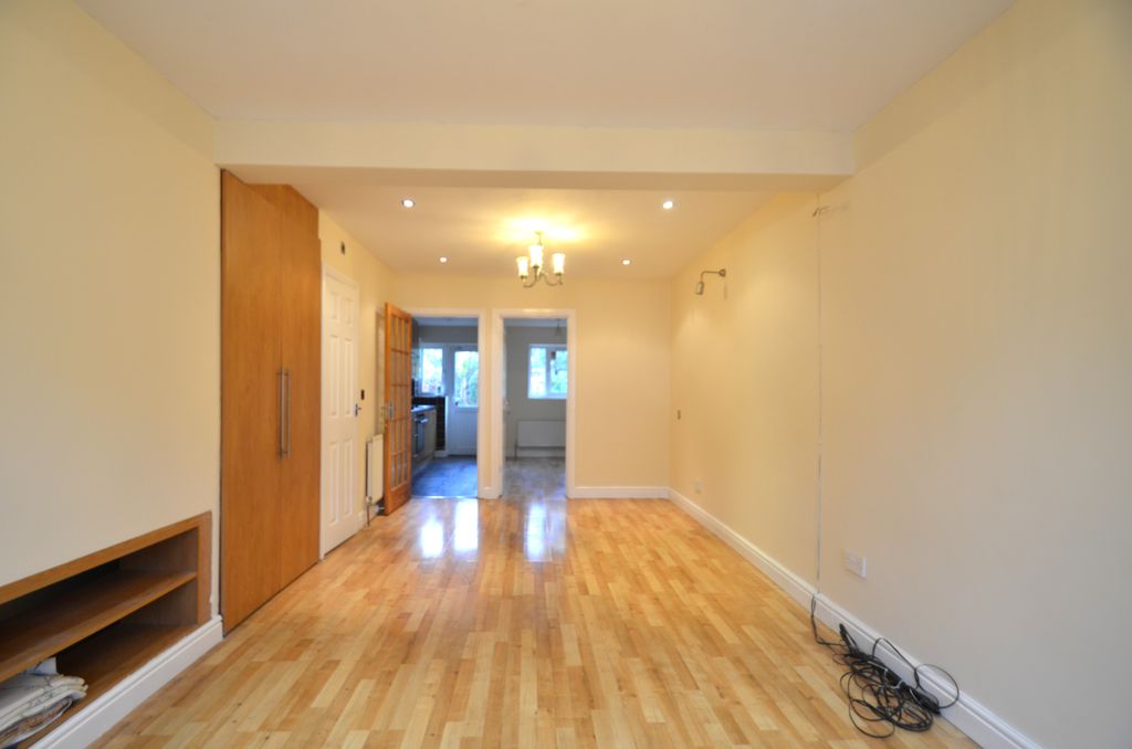 Property photo 2 of 14 1