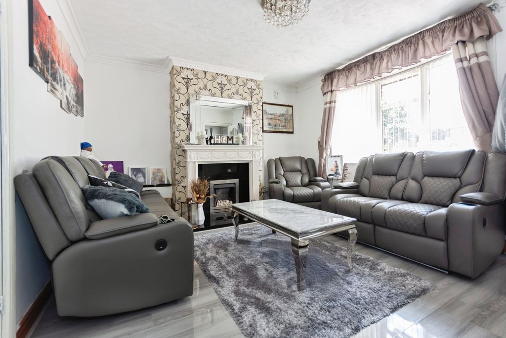 Property photo 3 of 14 Pbox-Img.Jpg