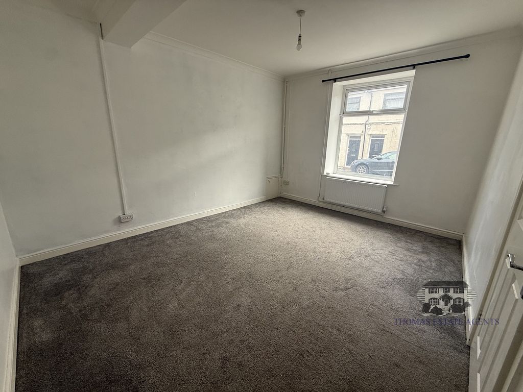 Property photo 2 of 10 Lounge