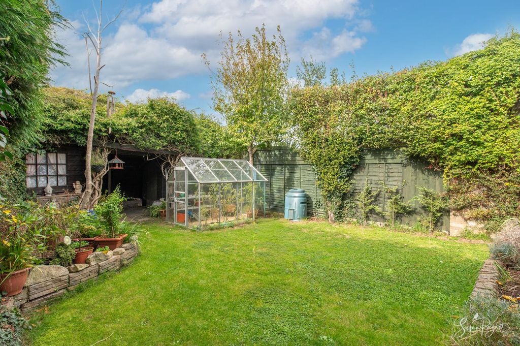 Property photo 2 of 35 Garden