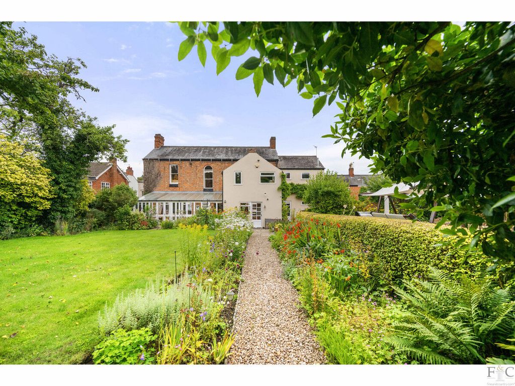 Property photo 1 of 44