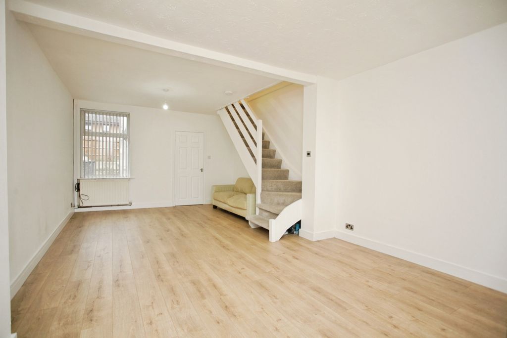 Property photo 2 of 17 Photo