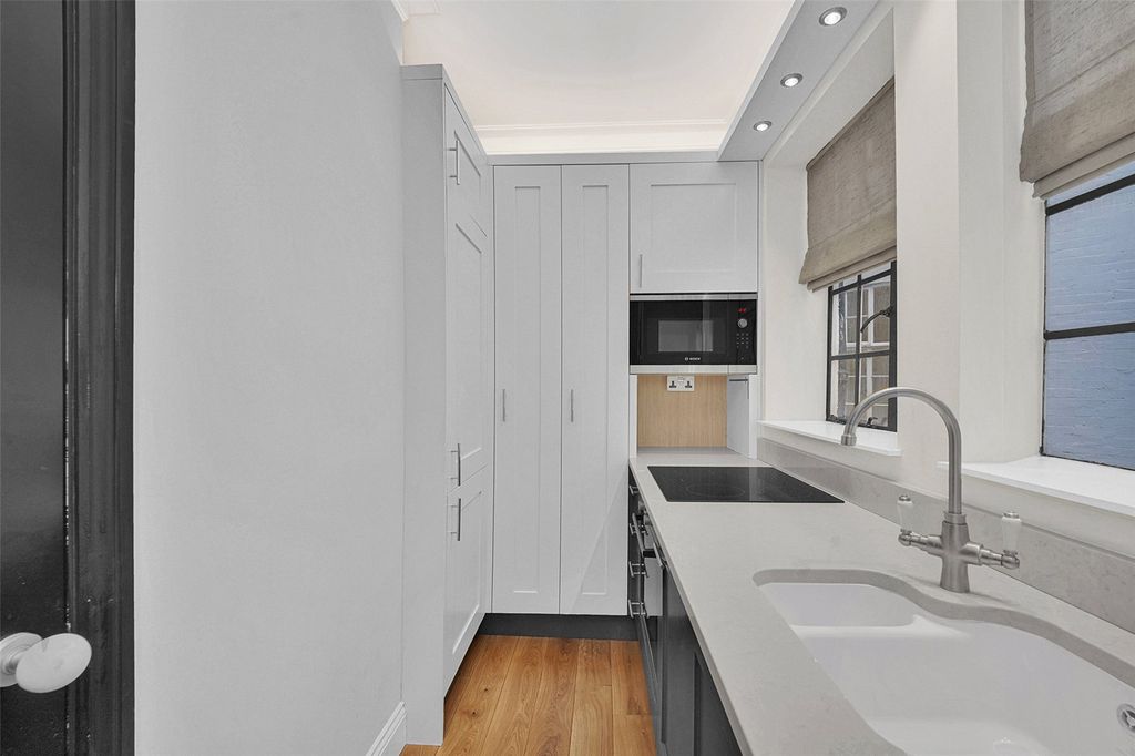 Property photo 3 of 23 Picture No. 08