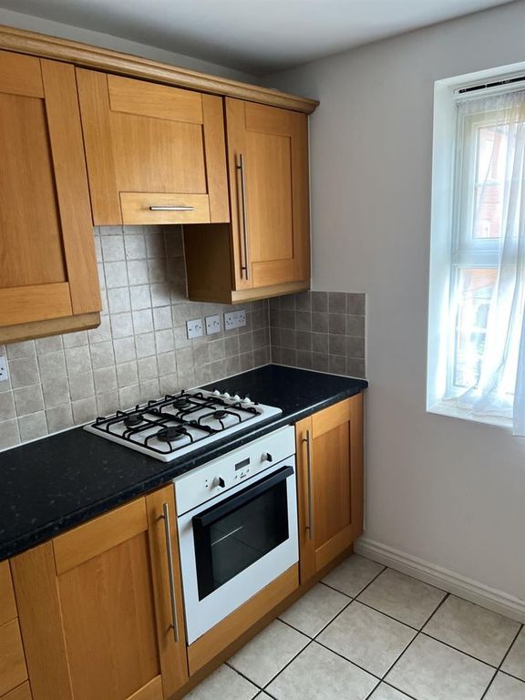 Property photo 3 of 22 Kitchen 3.Jpg