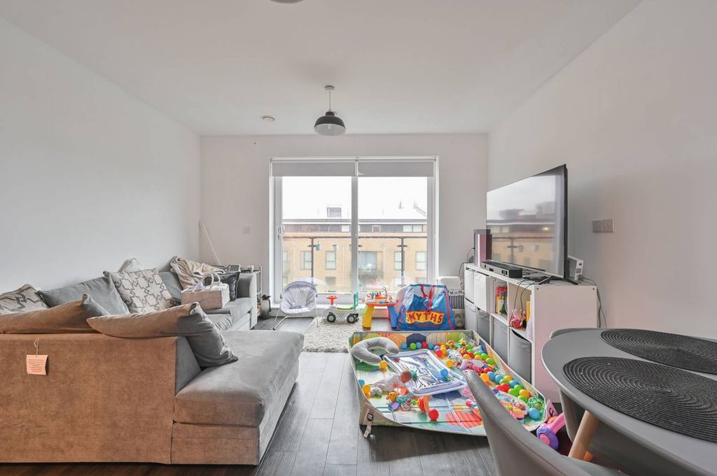 Property photo 1 of 9