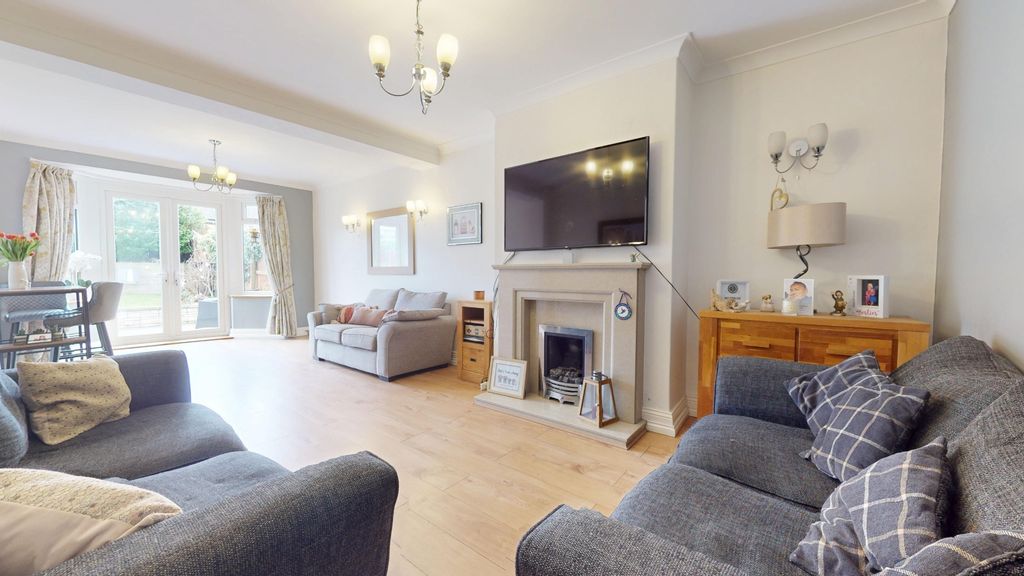 Property photo 2 of 27 4076455
