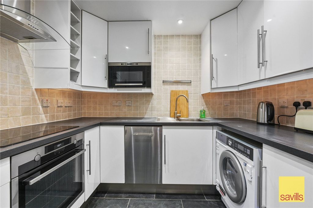Property photo 3 of 14 Kitchen