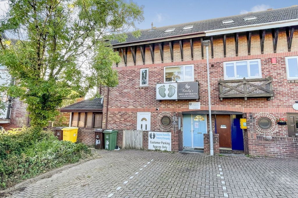 Property photo 1 of 20