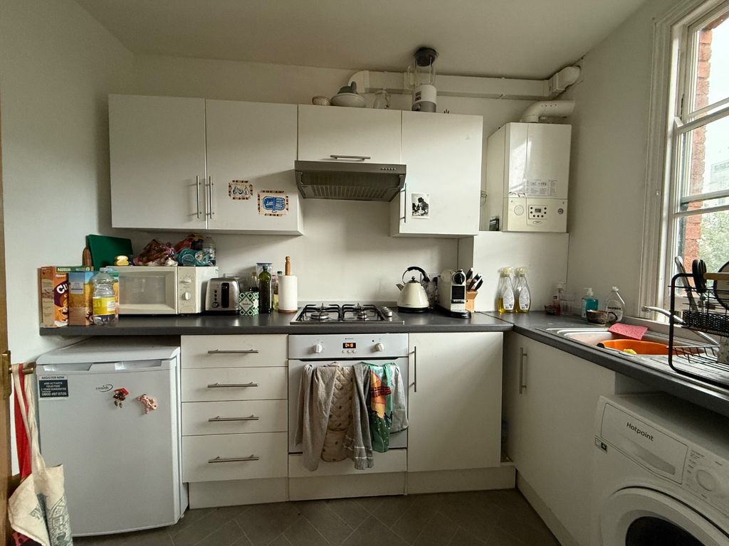 Property photo 3 of 8 4545612