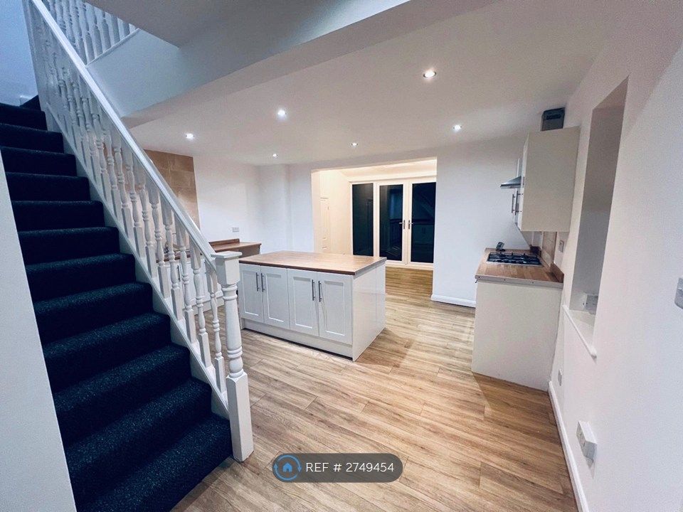 Property photo 3 of 26