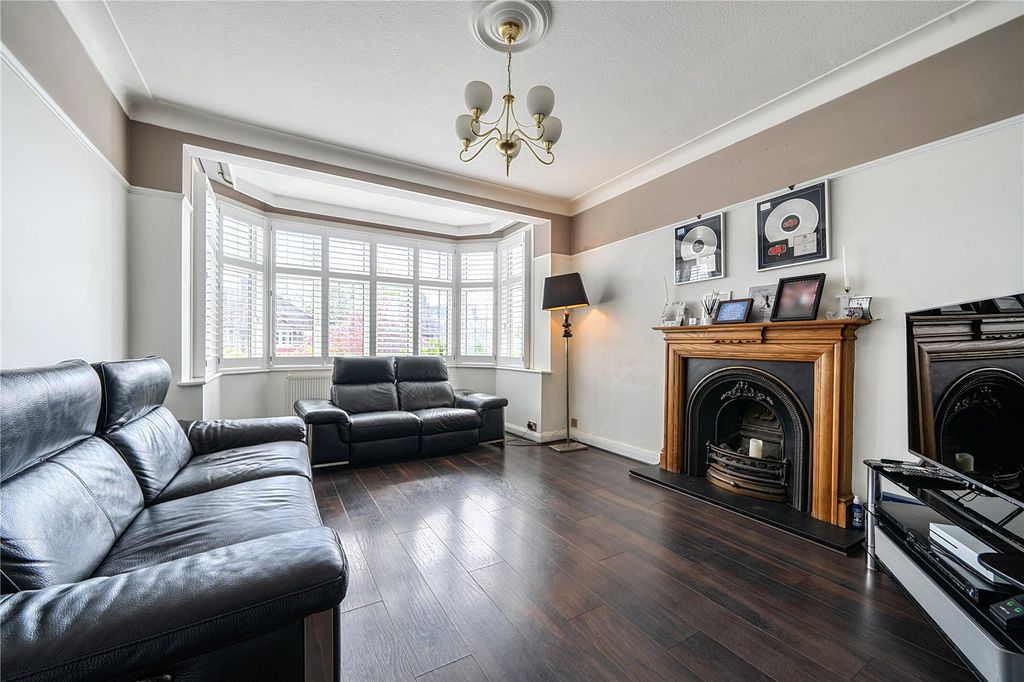 Property photo 2 of 15 Picture No. 12