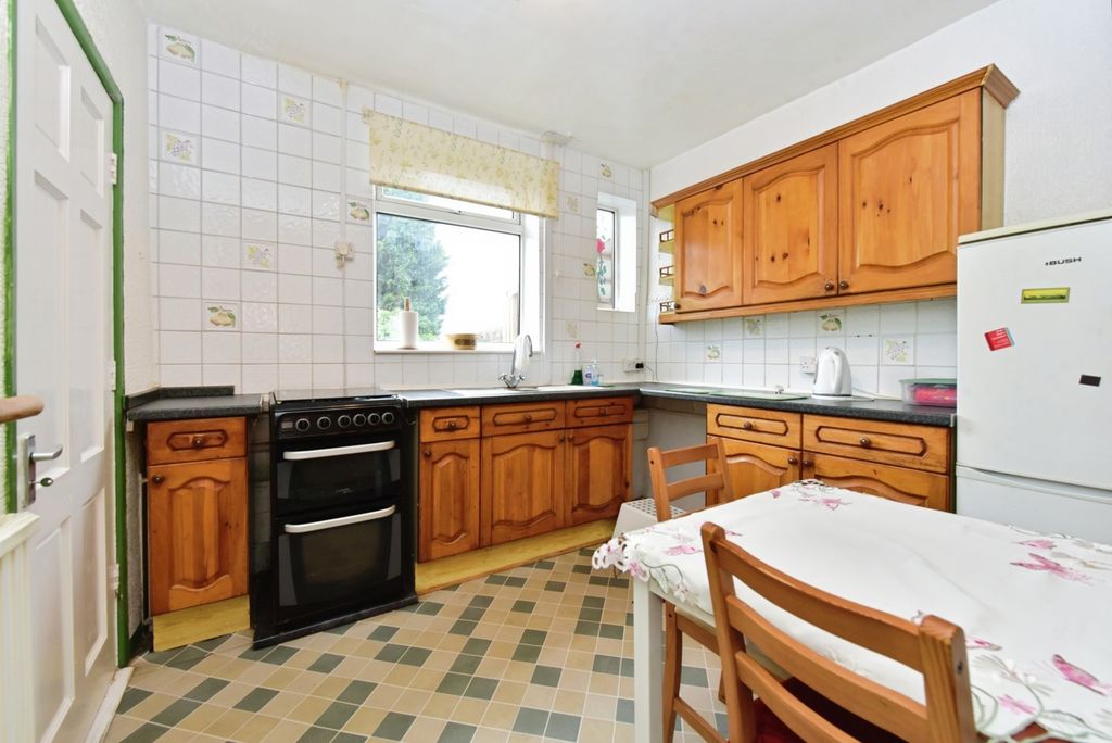 Property photo 3 of 17 Photo