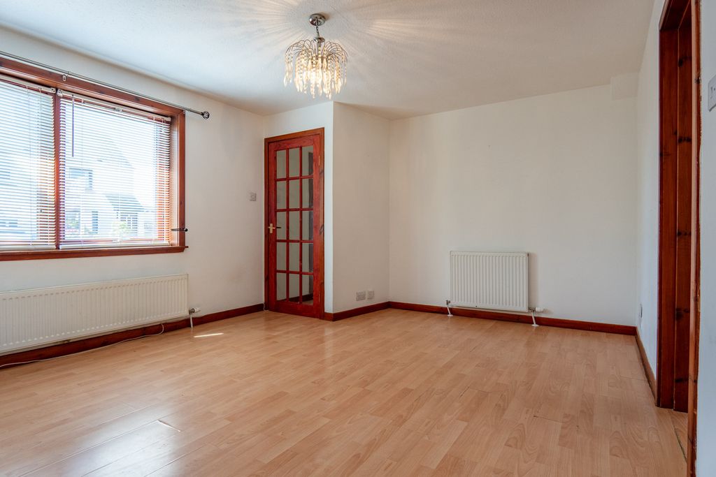 Property photo 2 of 25