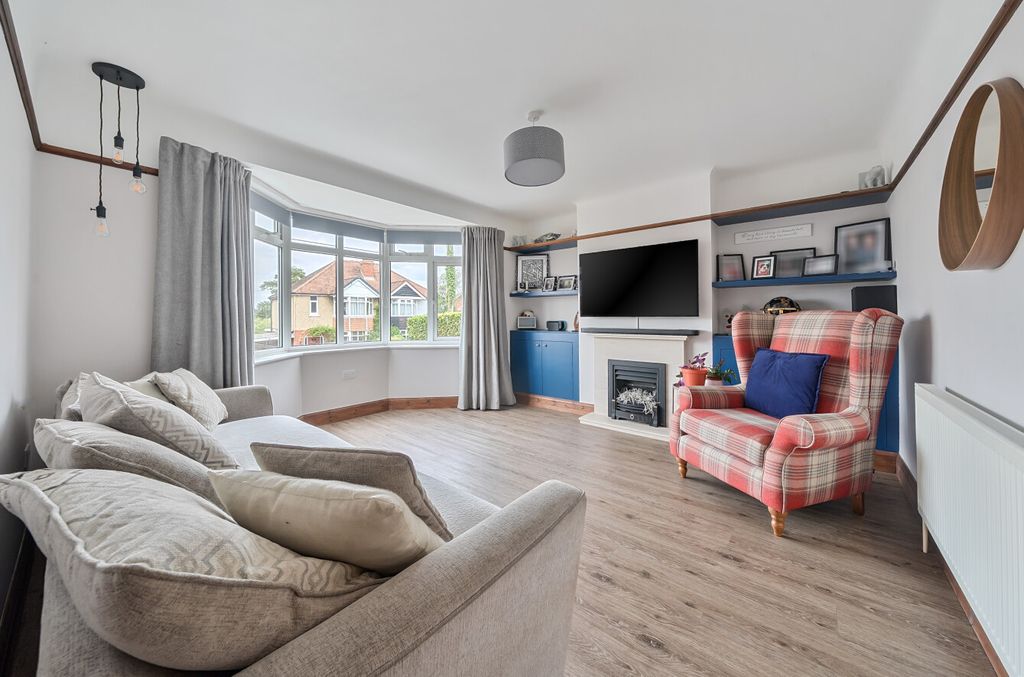 Property photo 2 of 14 1339621-15-68A5d9...