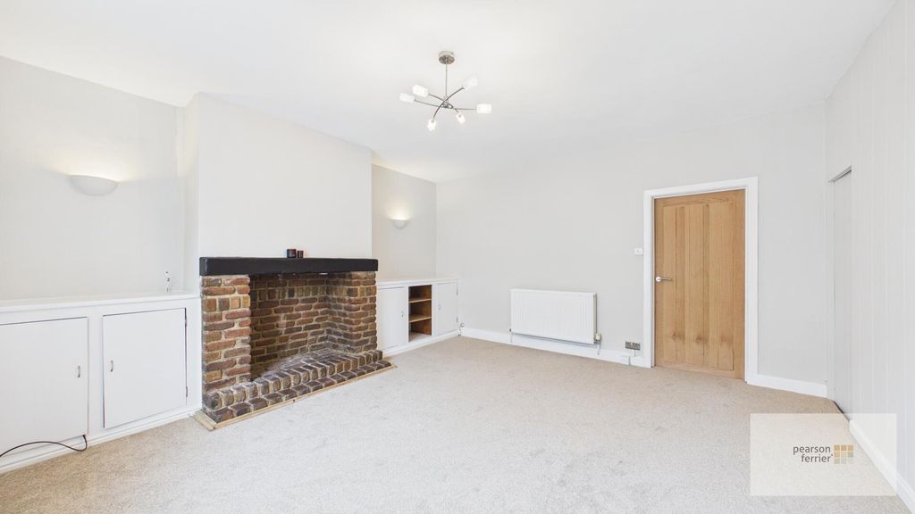 Property photo 2 of 9 Lounge